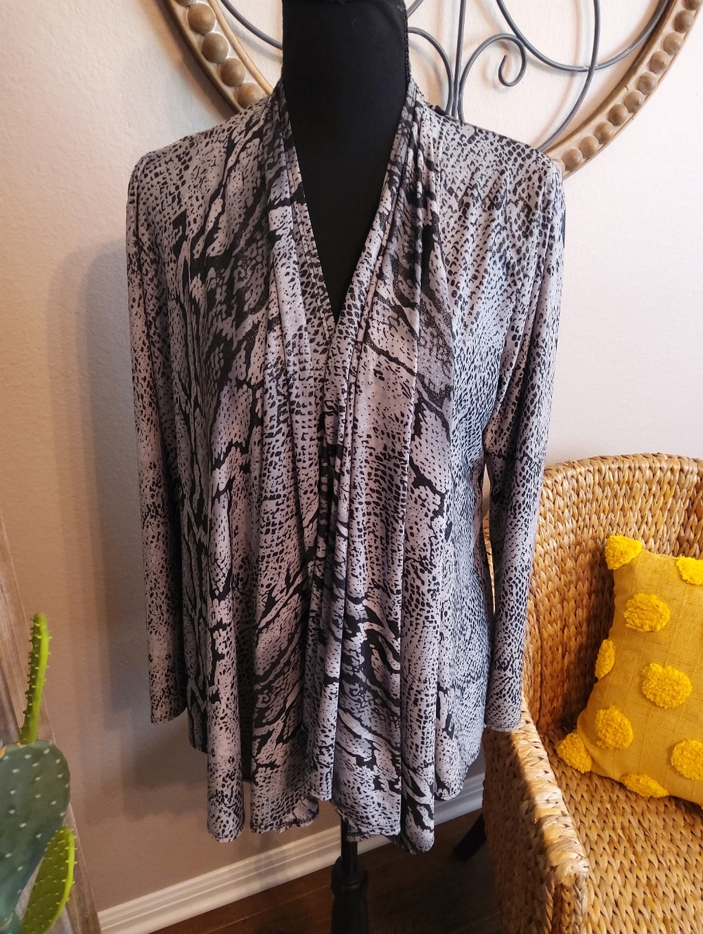 Isabella Rodriguez Black and Gray Snake-Print Draped Tunic